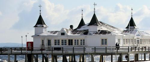 Villa Bella 1_ Reihe mit Meerblick Ahlbeck allemagne