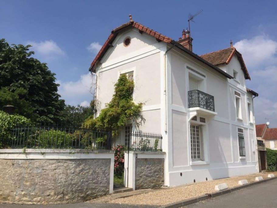 Villa Belle maison dans un village de charme 5 Promenade Claude Monet 78840 Moisson