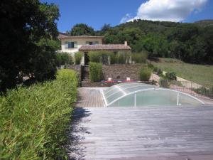 Villa Belle villa 200m² Grimaud (flipers, babyfoot et piscine) Villa axteca 2958 Route du Val de Gilly 83310 Grimaud Provence-Alpes-Côte d\'Azur