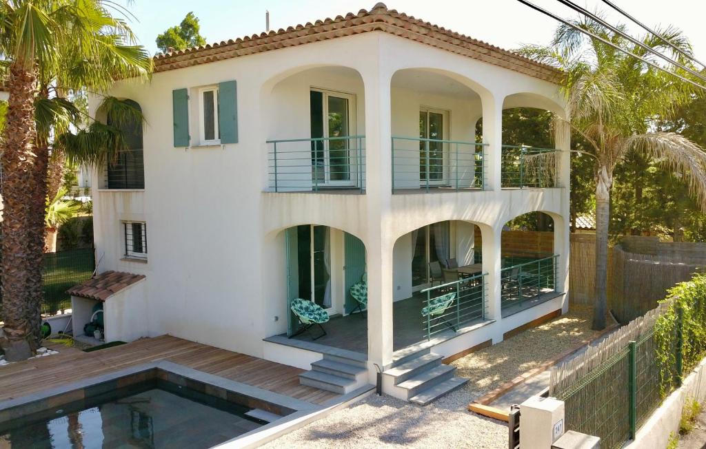 Belle Villa à 15 min à pied de la mer 247 Rue Alphonse Daudet, 83600 Fréjus