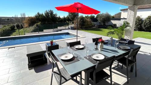 Belle villa avec piscine et vue