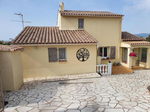 Belle villa avec vue imprenable.