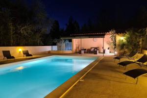 Belle villa familiale piscine clim, wifi, 10 pers