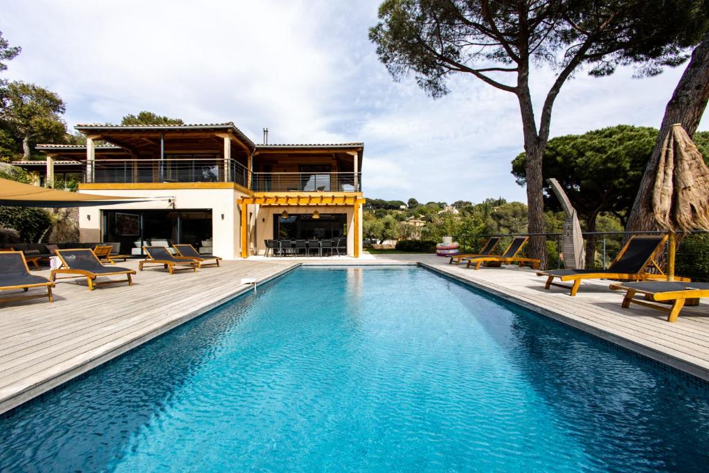 Villa Villa Blanche Luxury - pieds dans l'eau, piscine chauffée 480 Allée de la Bouillabaisse, 83420 La Croix-Valmer
