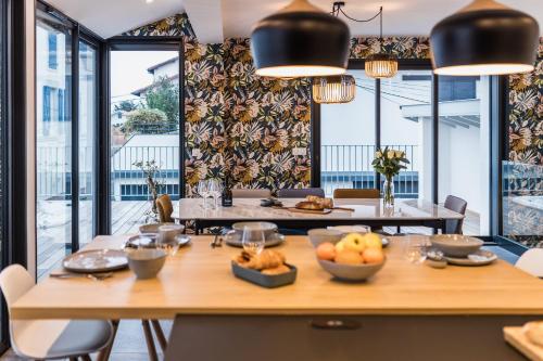 BLOOMY KEYWEEK Amazing townhouse close to Côte des Basques beach