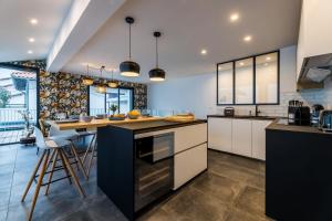 BLOOMY KEYWEEK Amazing townhouse close to Côte des Basques beach