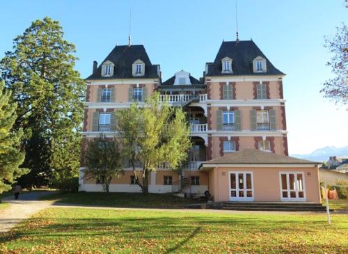 Appart'hôtel VILLA BONVOULOIR 41 RUE DU GENERAL DE GAULLE Bagnères-de-Bigorre