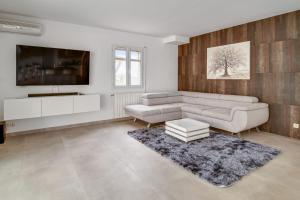 Bright villa with pool nearby Balaruc in Gigean - Welkeys