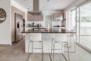 Bright villa with pool nearby Balaruc in Gigean - Welkeys