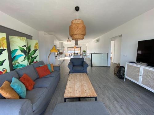 Cairnvillas - Villa Mar C38 Luxury Villa with Private Swimming Pool near Beach