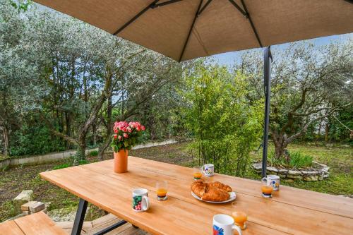 Calm villa with pool nearby Montpellier - Welkeys