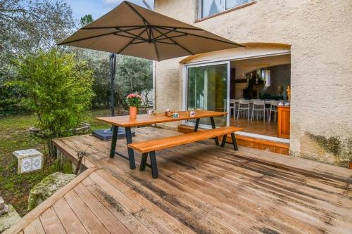 Calm villa with pool nearby Montpellier - Welkeys