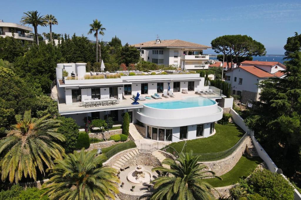 Cannes Luxury Rental - Panoramic Sea View Villa 11 Chemin de Beausite, 06400 Cannes