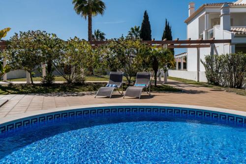 Maison de vacances Villa Cantinho - Superb townhouse 10 minutes walk from the beach Condominio Villas Cantinho Estrada da Galé, casa H Albufeira