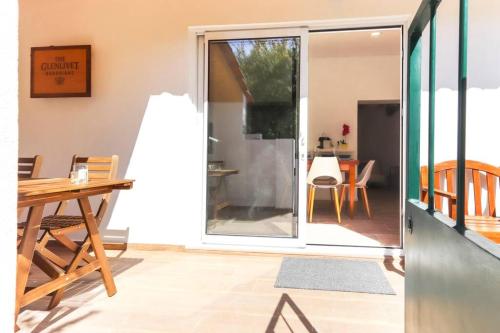 CAPARICA BEACH VILLA