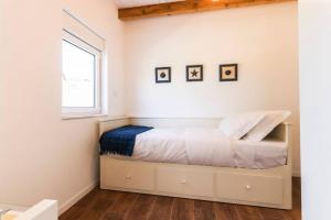 CAPARICA BEACH VILLA