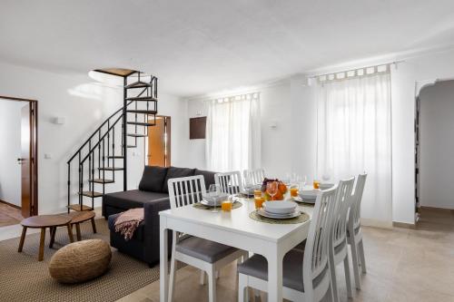 Carvoeira Surf & Family Villa