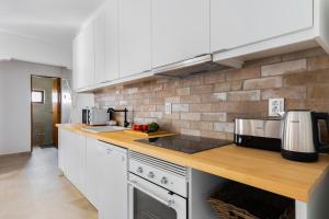 Carvoeira Surf & Family Villa