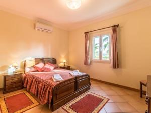 Casa Campo in Guia with 4 bedrooms sleeps 8 AcWiFi and private pool