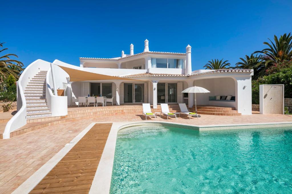 Villa Casa Cavatina Rua de Algarve Clube Atlântico J94 8400-550 Carvoeiro