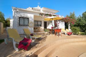 Villa Casa da Alfarrobeira Franqueada 8100-302 Loulé Algarve