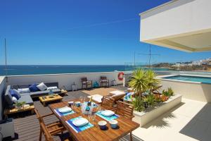 Villa Casa da Bandeira -Perfect Location-Beach front- Rooftop Pool 1 Rua Almirante Gago Coutinho 1 8200-176 Albufeira Algarve