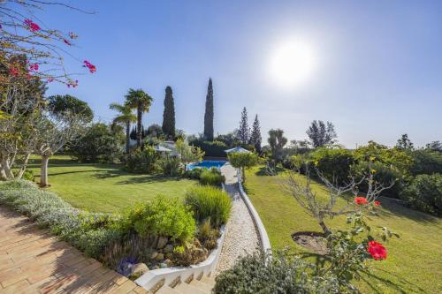 Villa Casa do Amendoal by Villa Plus Albufeira portugal