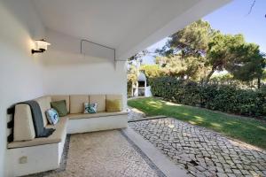 Villa Casa dos Pinheiros Rua Volta do Lince 8125-547 Vilamoura Algarve