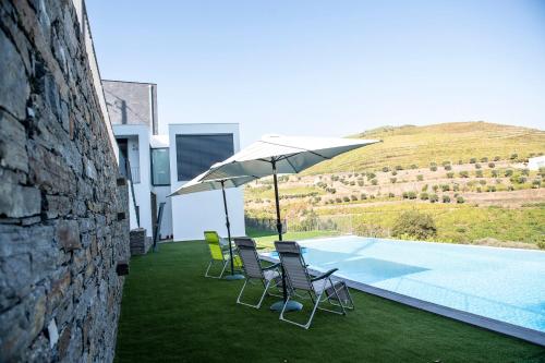 Casa Foz do Corgo - private pool, gardens and river access