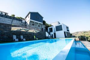 Casa Foz do Corgo - private pool, gardens and river access