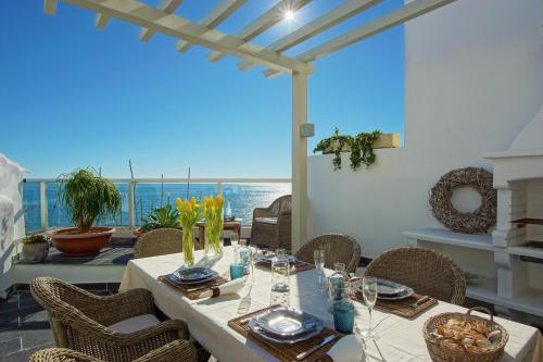 Casa Latino - Oceanfront - Luxury & Charming villa- Jacuzzi at Rooftop