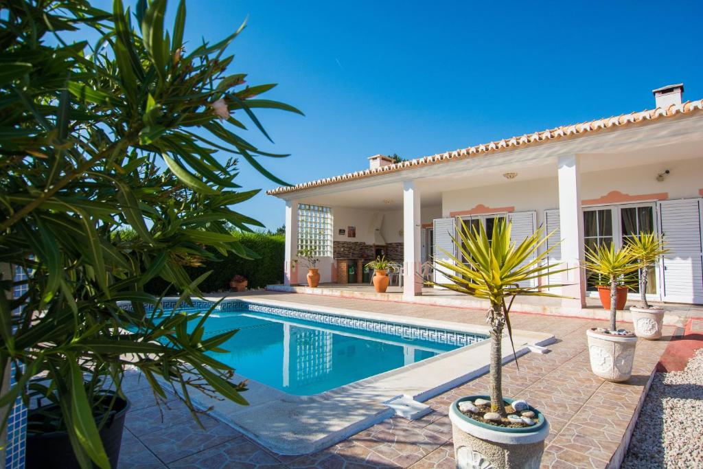 Villa Casa Naboo - Sunny Holiday Home with Pool Urbanização Vale da Telha 8670-156 Aljezur