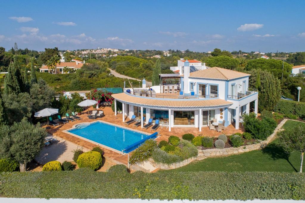 Casa Polgoda luxury villa with ocean views Casa Polgoda Lote 1. Alfanzinha, 8400-550 Carvoeiro