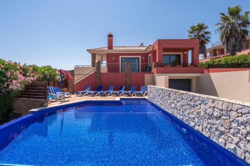 Casa Trafford.