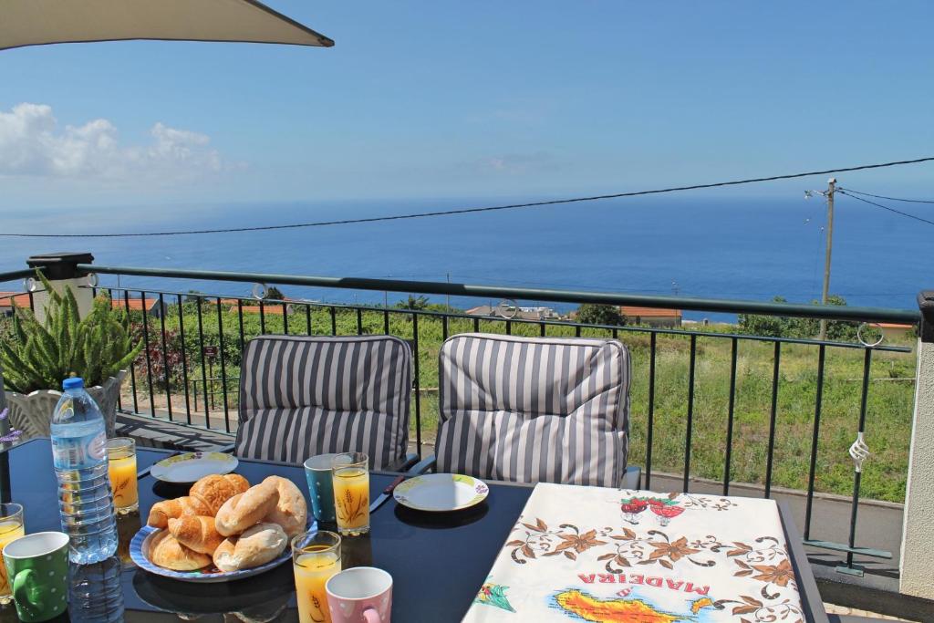 Casa Vista Bela by OurMadeira Rua das Furnas, 55, 9370-261 Estreito da Calheta