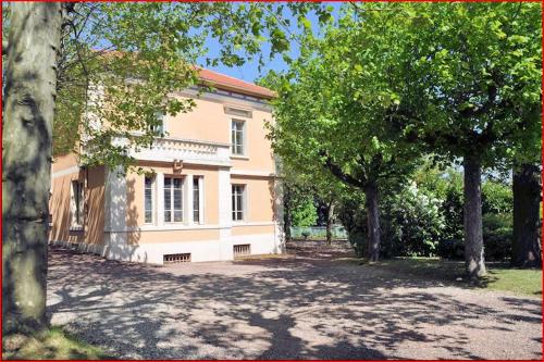 Villa Castel Chambres d'hôtes Rillieux-la-Pape france