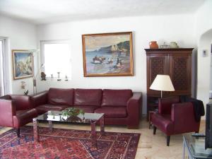 Castelo do Mar, 3 bedroom villa, 4th possible on request, with private pool in large garden, 400m to beach and close to village