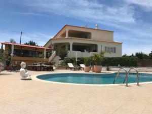 Villa Cegonha Villa powered by Cegonha Resort- Private swimming pool & air con Beco do Pomar 1 - Branqueira - Albufeira 8200-594 Albufeira Algarve