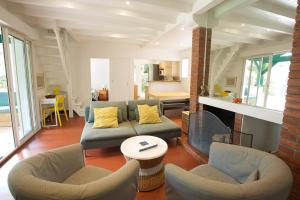 Central Villa 200 m from the beach