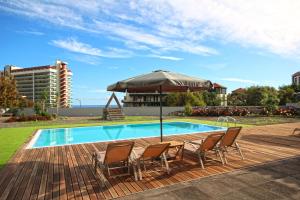 Century House with private pool by HR Madeira