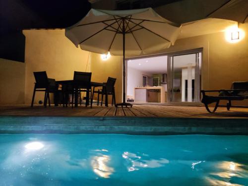 CEYRESTE. NOUVEAUTE. LOCATION A LA SEMAINE VILLA /PISCINE