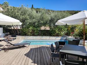CEYRESTE. NOUVEAUTE. LOCATION A LA SEMAINE VILLA /PISCINE