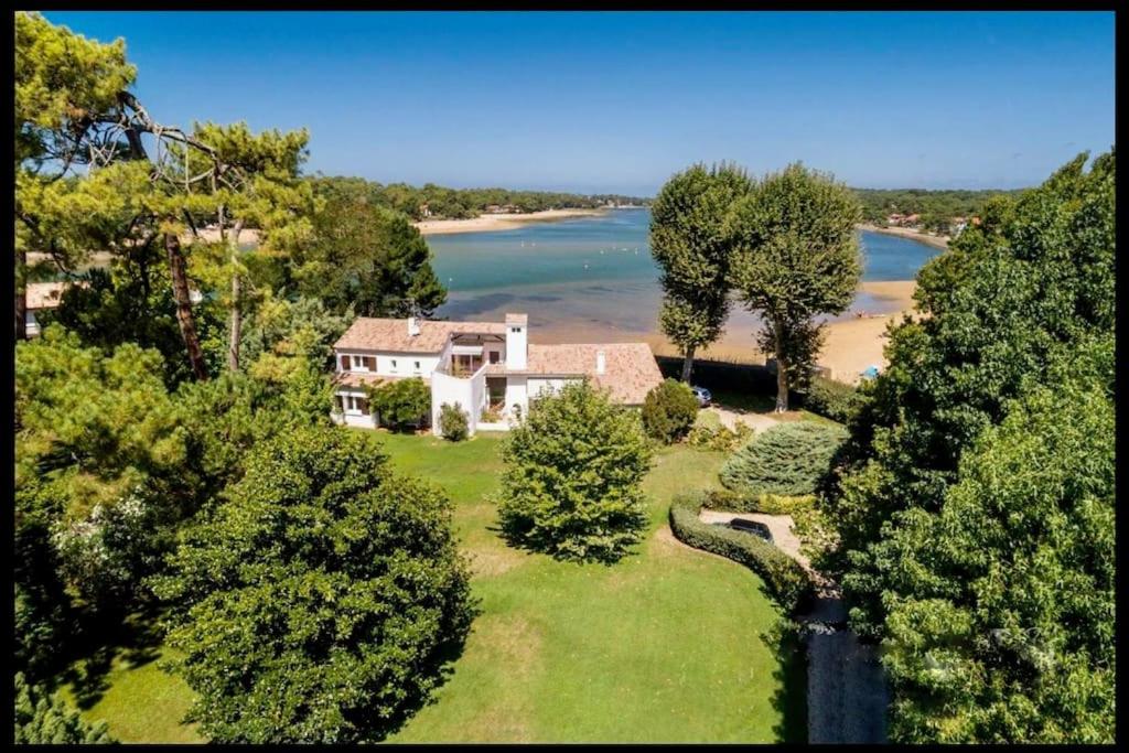 Villa Villa chaleureuse avec vue imprenable sur le lac. 106 Avenue Rosny, 40150 Soorts-Hossegor