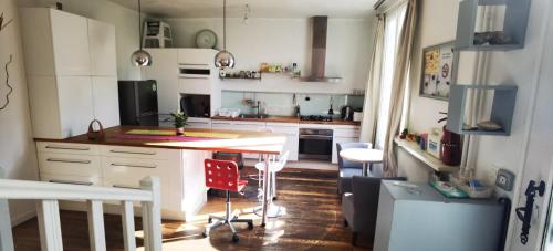 Charmant haut de villa F5 proche CDG et Parc des expos avec jardin 300m2