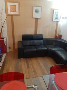 Charmant haut de villa F5 proche CDG et Parc des expos avec jardin 300m2
