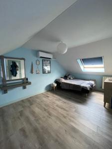 charmante maison avec 4 chambres et parking fermé