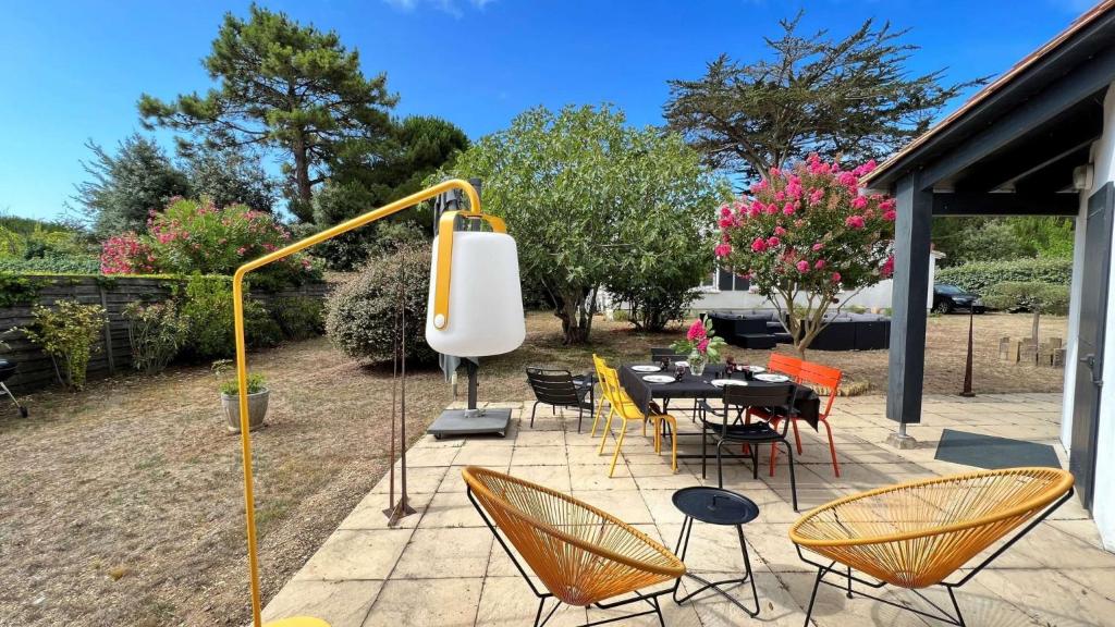 Villa Charmante maison avec annexe - jardin - parking - proche plages 12 D Chemin des Brardes 17670 La Couarde-sur-Mer