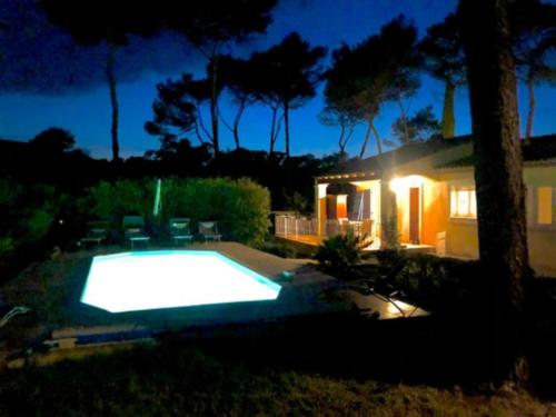 Charmante Villa avec piscine et terrain de pétanque