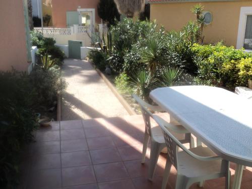 Charmante villa dans village naturiste