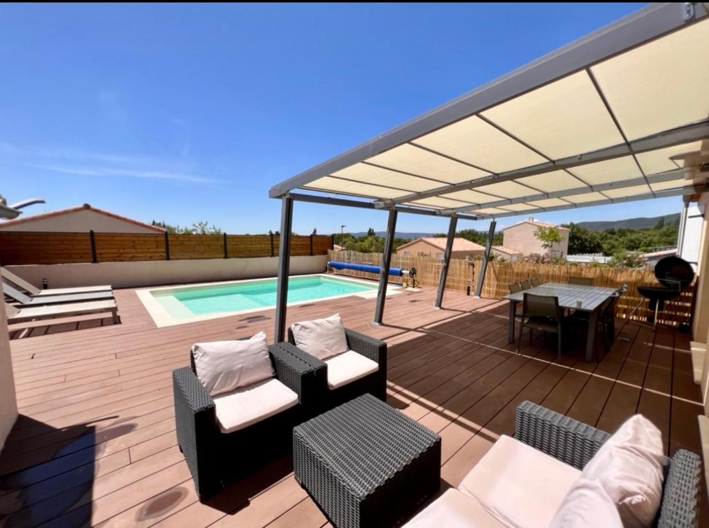 Villa Charmante villa de 3 chambres avec piscine, climatisation et wifi 13 Impasse des Frères Lumière 26290 Donzère